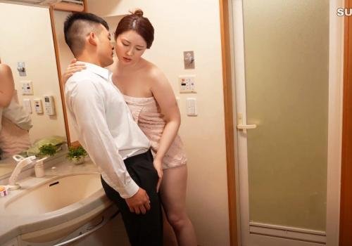 Mẹ bạn thân gợi cảm tới mức chàng trai không thể kìm lòng